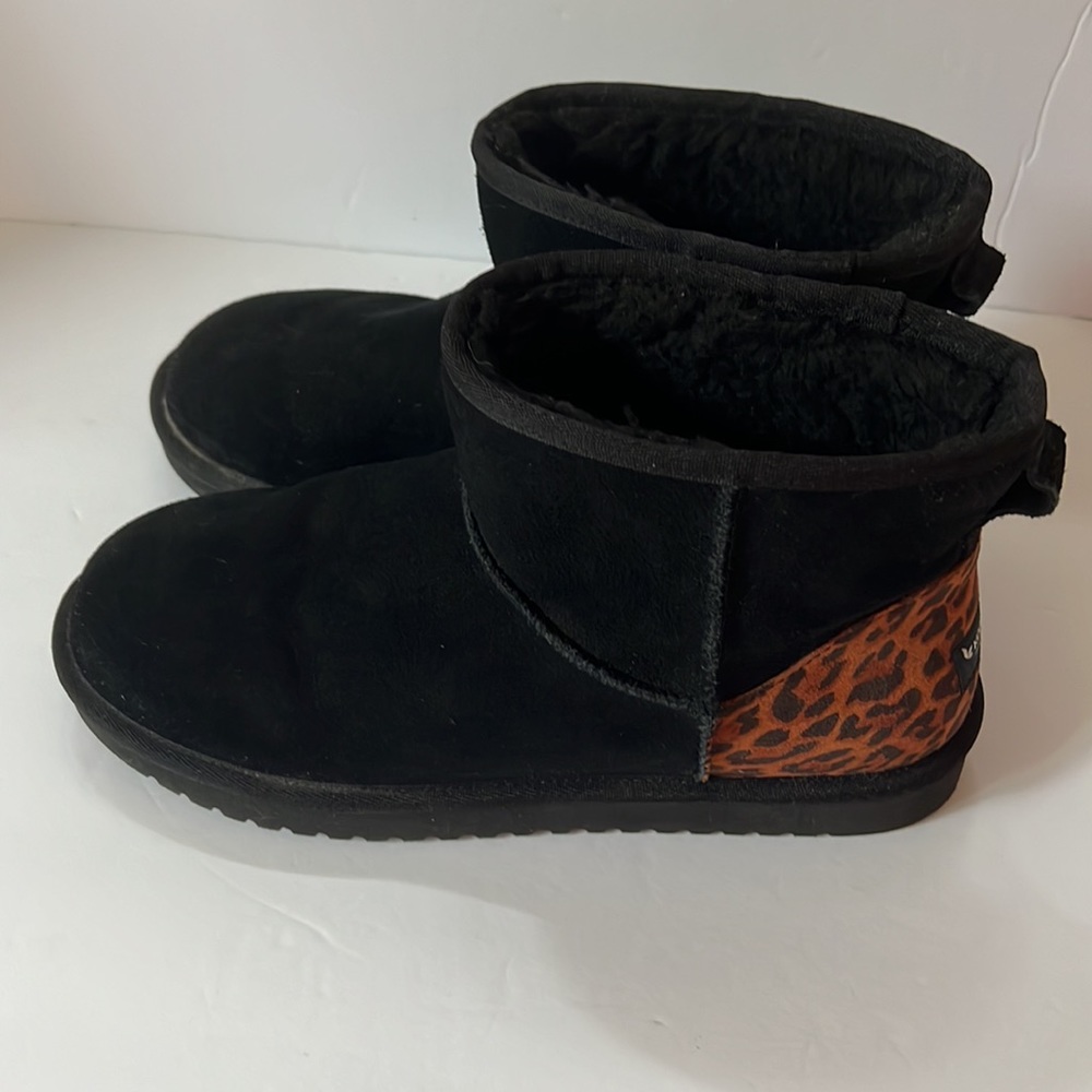 Koolaburra by UGG Mini II Black and Leopard Boots